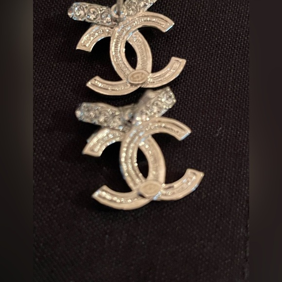 CHANEL Silver Crystal Embellished CC and bow Earrings New FullSet - Picture 2 of 4